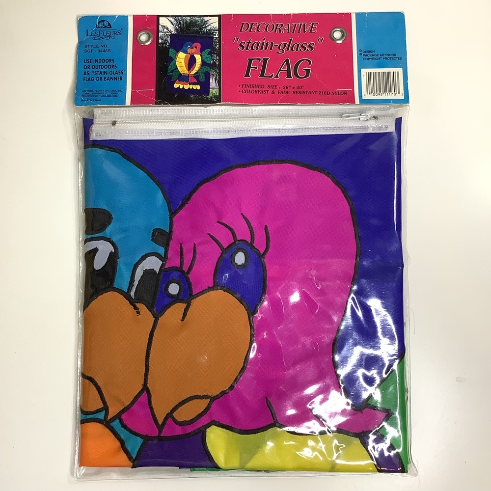 Vintage Les Fleurs Decorative Stain-Glass Flag Love Birds Parrots 28 x 40” Nylon